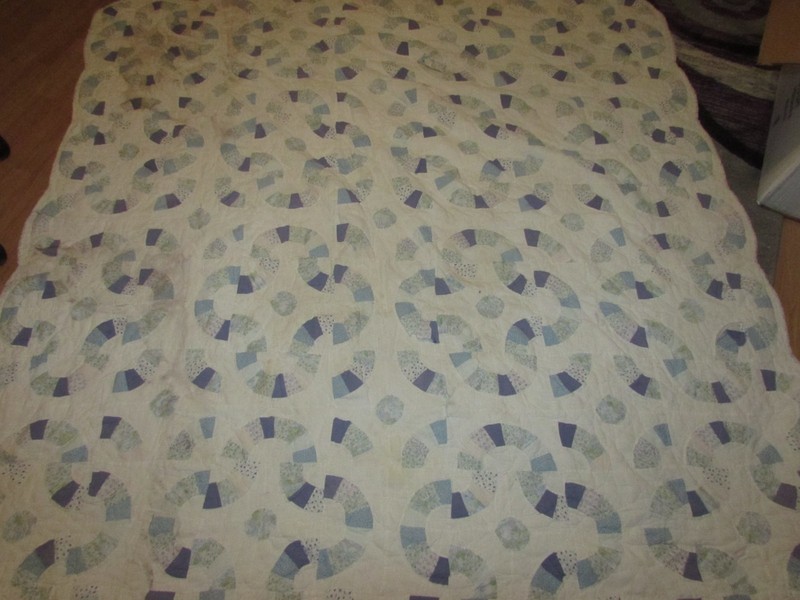 VTG HANDMADE PATCHWORK QUILT MOHAWK TRAIL DESIGN 80" x 77" SCALLOPED EDGE READ