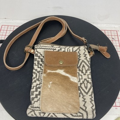 Myra Crossbody Bag Burlap Style Front With Fur And Leather Pocket A1