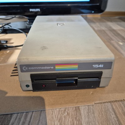 Commodore 1541 Floppy Disk Drive (C64/C128) *getestet & funktioniert*