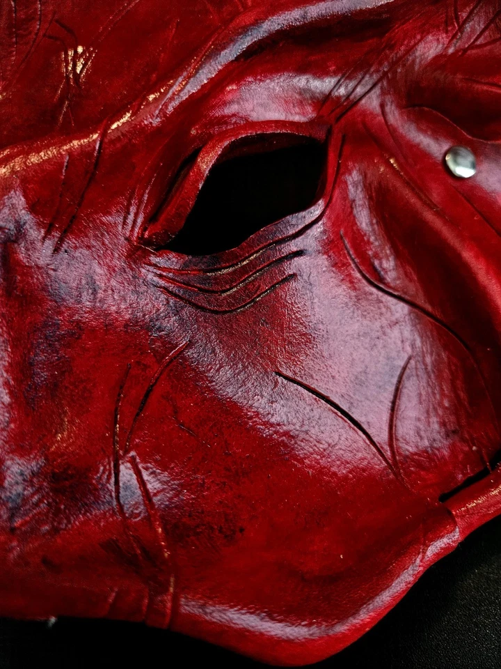 MASCARILLA "DEVIL KAT" CUERO - HECHA A MANO Foto 4 de 4