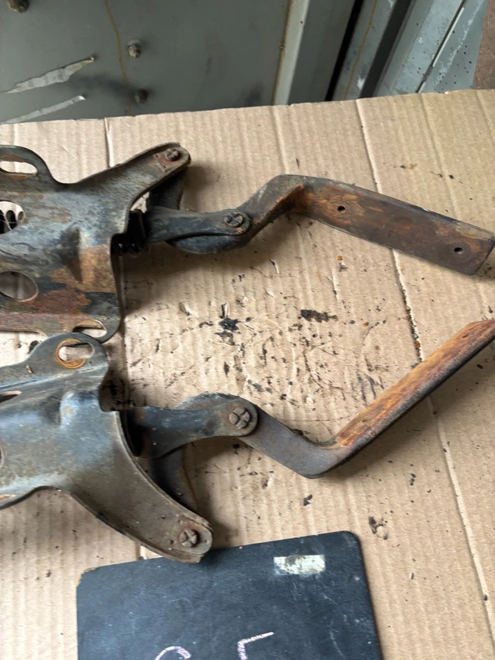 1958 1959 1960 58 59 60 Ford Thunderbird capó bisagras juego par con resortes oe Foto 4 de 4