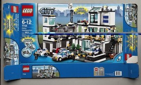 LEGO City: Police Headquarters (7744) Complete, w/ Box, Manual & Minifigs