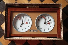Ruhla Gardé Schachuhr Chess Clock DDR GDR Walnut Rare Color [Geprüft/Tested]