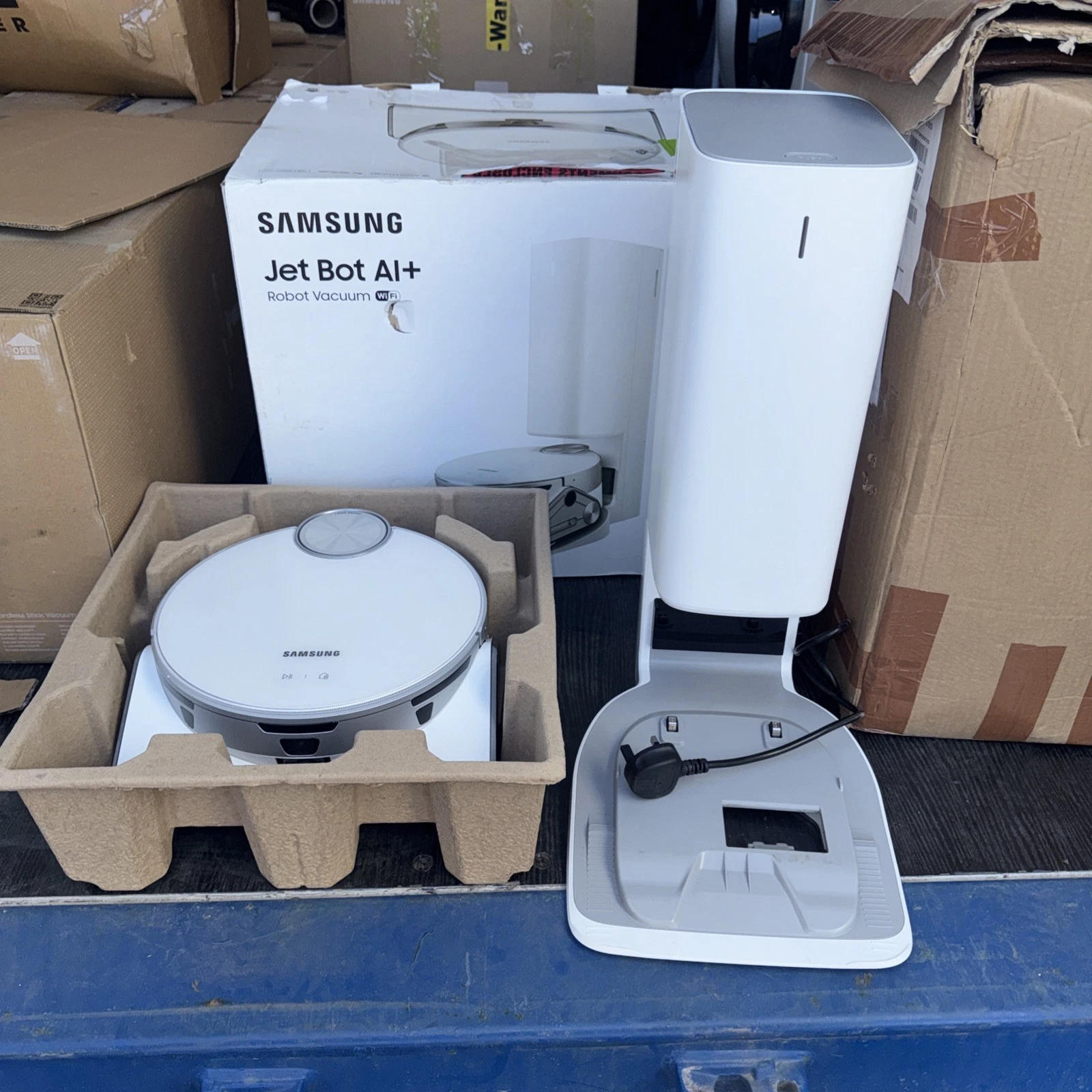 Samsung Jet Bot AI+ Robot Vacuum Cleaner - Misty White (VR50T95735W/EU)