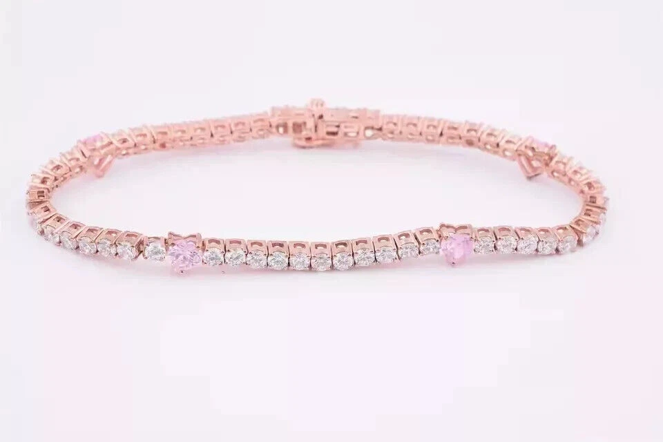Brazalete para mujer de diamantes de zafiro creado en laboratorio con corte de corazón de 8 quilates enchapado en oro rosa de 14 quilates Foto 3 de 4