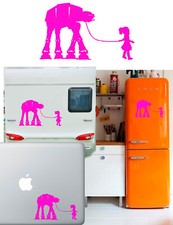 Bambina Che Passeggia Con Robot, Adesivo In Vinile Versione RB