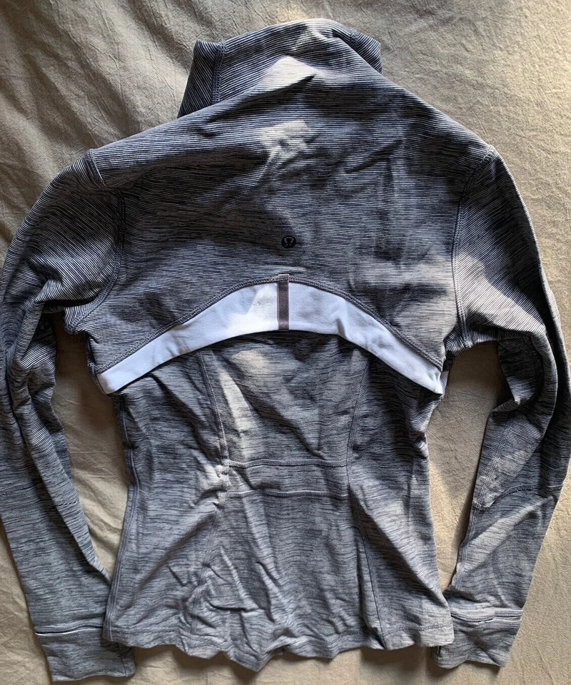 CHAQUETA DEFINITIVA NUEVA SIN ETIQUETAS Lululemon Wee Are From Space Coal Fossil/Blanco Talla 4 Foto 2 de 4