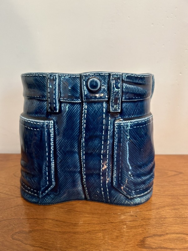 Vtg ceramic DENIM novelty planter vase blue jeans textured large 