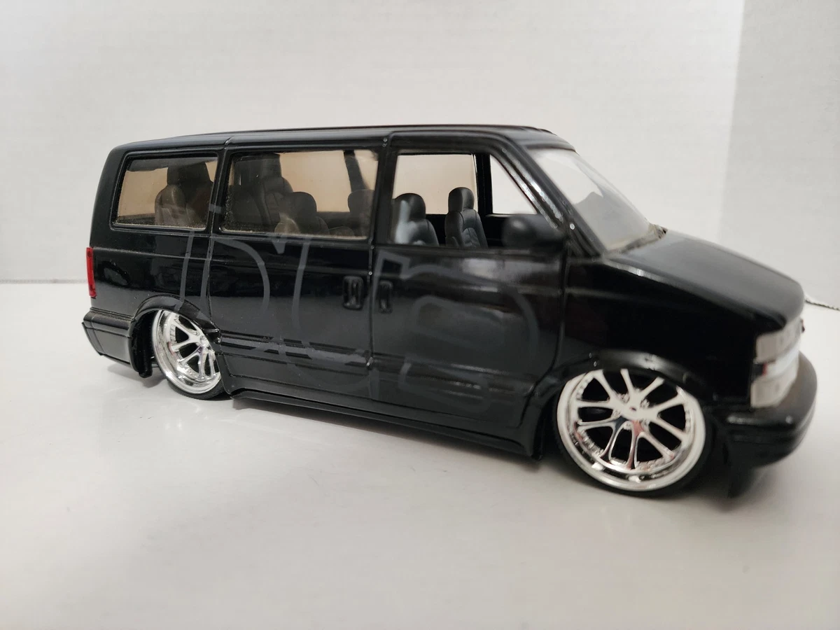 Carte Woolworth Non Poinçonnée – Chevrolet Astro – Édition Woolco – Neuf