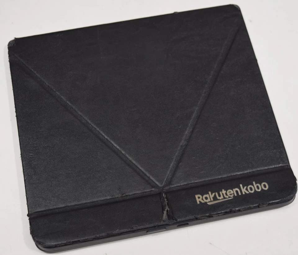 Rakuten Kobo Forma, 1GB RAM, 8GB storage, Black Wifi eReader N782 - Image 2 of 4