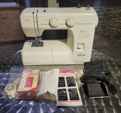 Baby Lock BL9 White Metal Sewing Machine Crafts Tested W/ Accesories. 