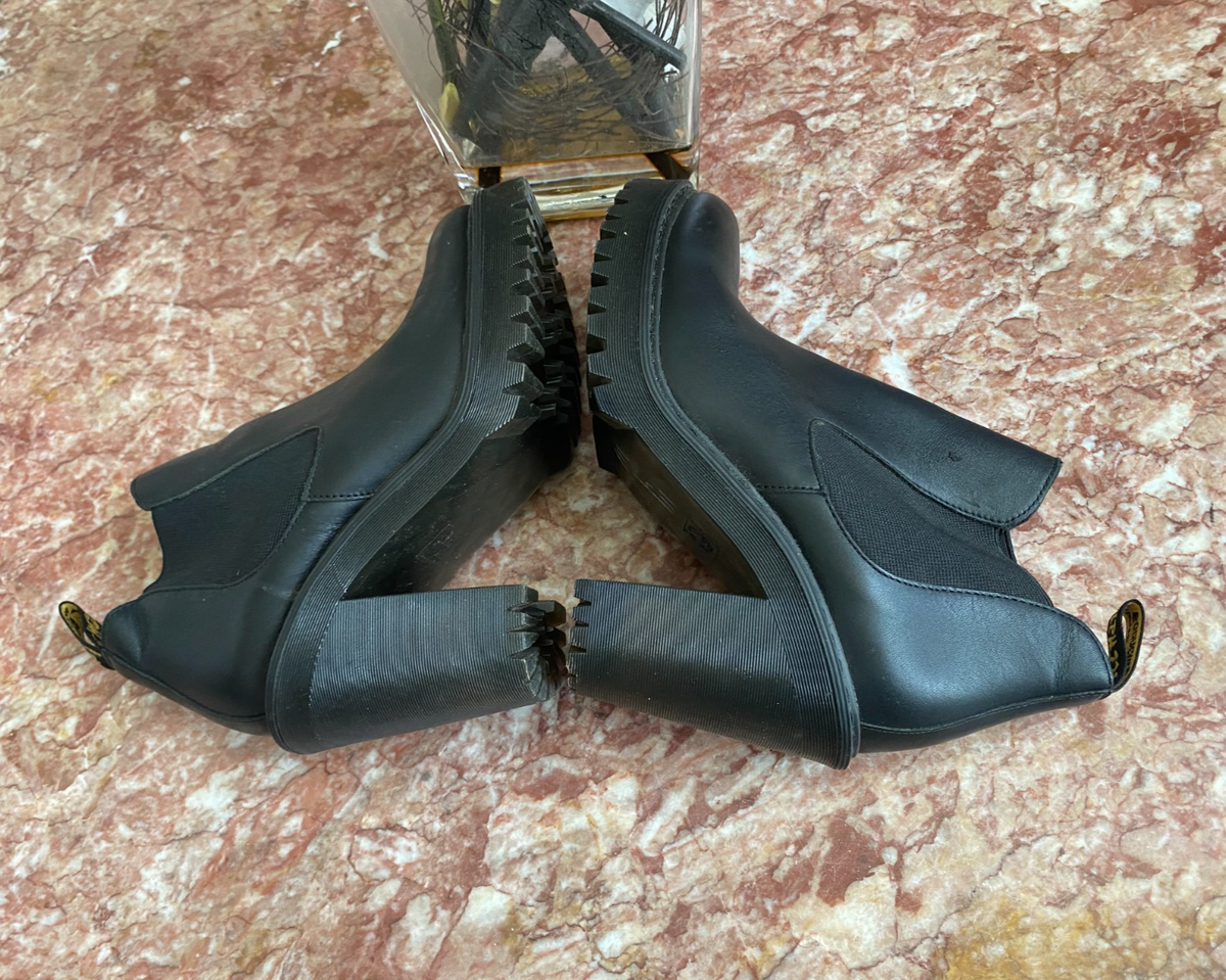 Dr. Martens Women Hurston Black Leather Heel Chelsea Ankle Boots