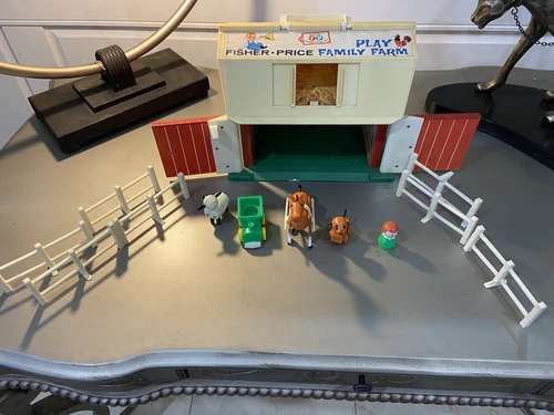 Vintage 1967 Fisher Price Little People Play Family Farm 915 Barn & Accessories