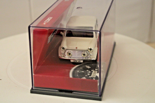 Corgi Classic Mini CC82207 - BL/Rover Mini - Mini 40 - Old English White - 1:36s - Picture 3 of 8