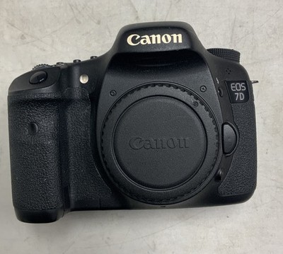 Canon EOS 7D 18.0 MP Digital SLR Camera Body only With 2 Batteries and Charger