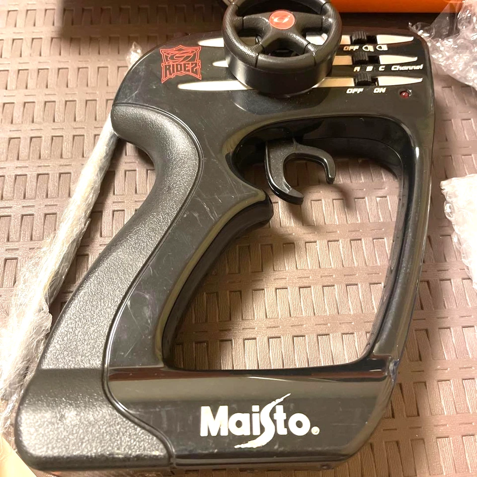 Maisto 1/10 RC Classic 1965 Impala Elektroauto LED Scheinwerfer Sammlerstück ... - Bild 3 von 4