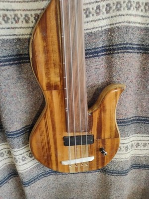 Right-hand Fretless Bass 4 String Canary Wood Lobe Wishbass 34''  Scale Soapbar