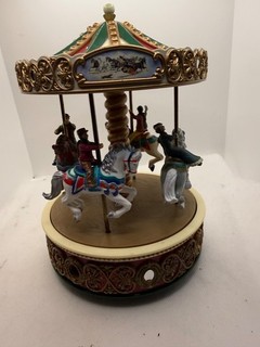 Vintage Mr. Christmas Holiday Merry Go Round Musical Animated Carousel 1997
