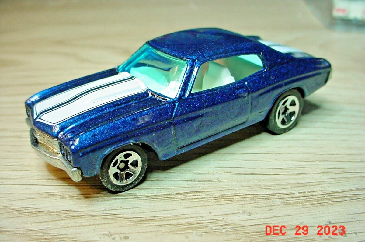 Hot Wheels 70 Chevelle SS 454 Blue Pinstripe on Hood Variant 1/64