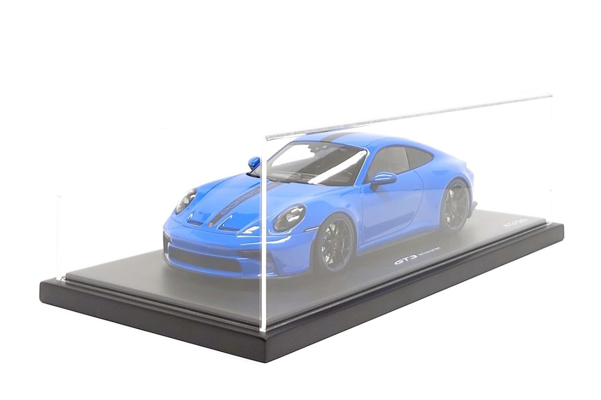 Minichamps 1:18 Porsche 911 GT3 Touring (992) in Shark Blue