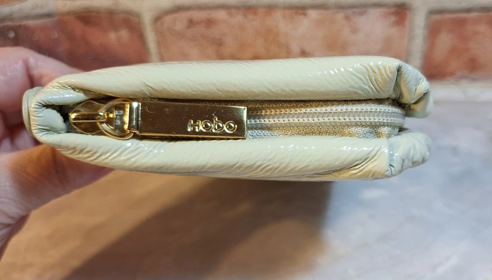 De Colección Hobo International DELLA Invierno Blanco Cartera Cartera EMBRAGUE Bolsa Portatarjetas Foto 3 de 4