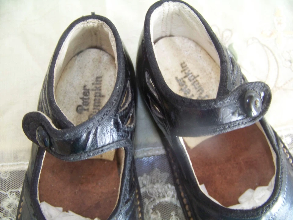 ZAPATOS DE BEBÉ ANTIGUOS NEGROS ESTILO MARY JANE DE PETER PUMPKIN Foto 4 de 4