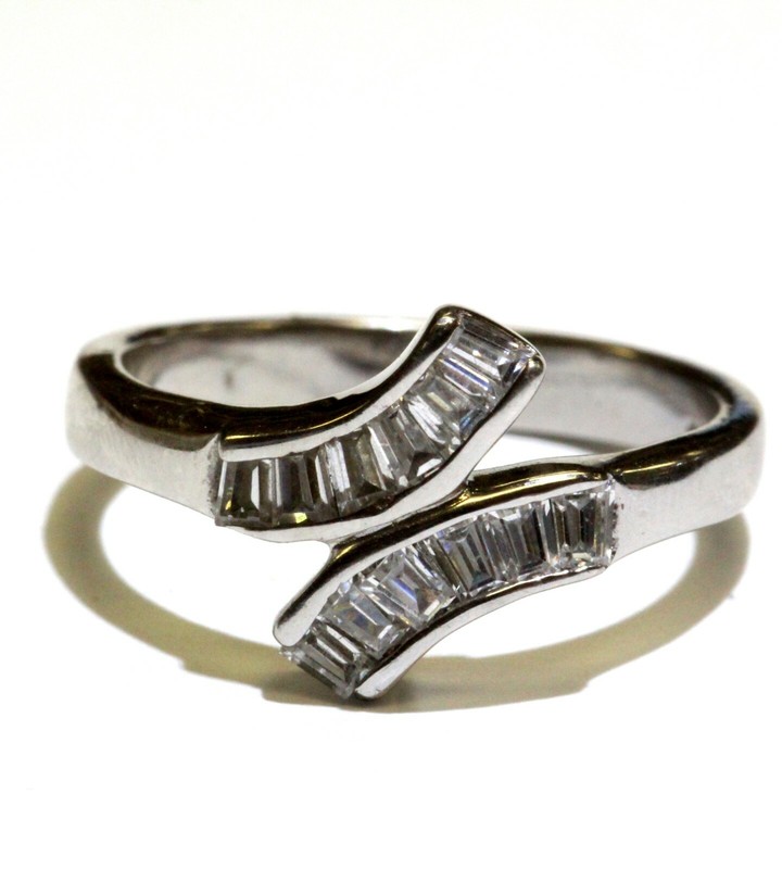 925 Sterling Silver white cubic zirconia cz womens ring 4.5g estate vintage