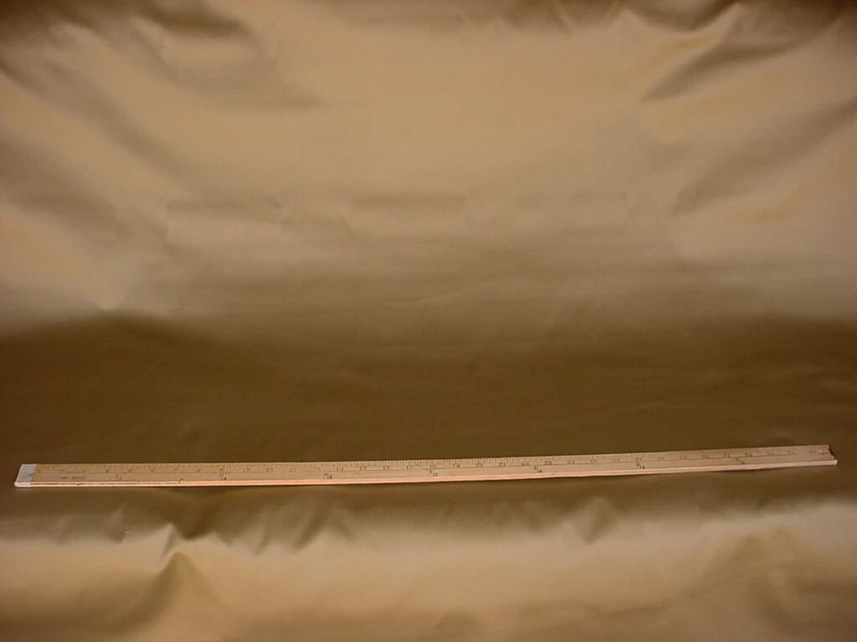 Tela de tapicería para cortinas de oro antiguo satinado Welford 6-5/8 años Ralph Lauren LCF64271F Foto 2 de 4