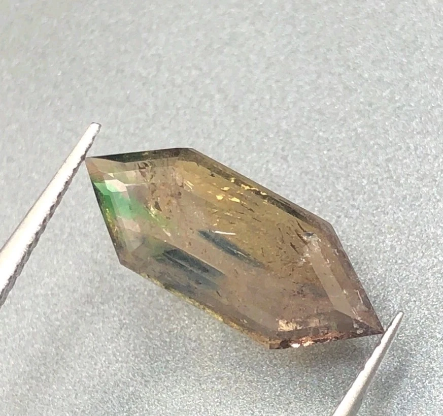 3.35ct Beautiful Natural Bluesh and Green Dots Rare Axinite  From Pakistan - Image 3 of 4