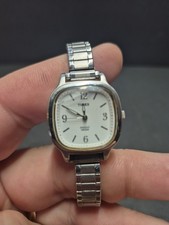 Timex Indiglo Women s Watch Small Crack On Lens. NEW BATTERY
