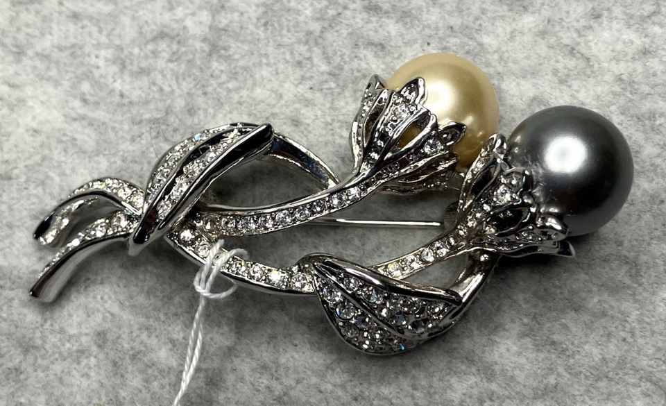 Broche Flor Estrás Doble Perla Plateado Firmado Nolan Miller De Colección con Caja Foto 4 de 4