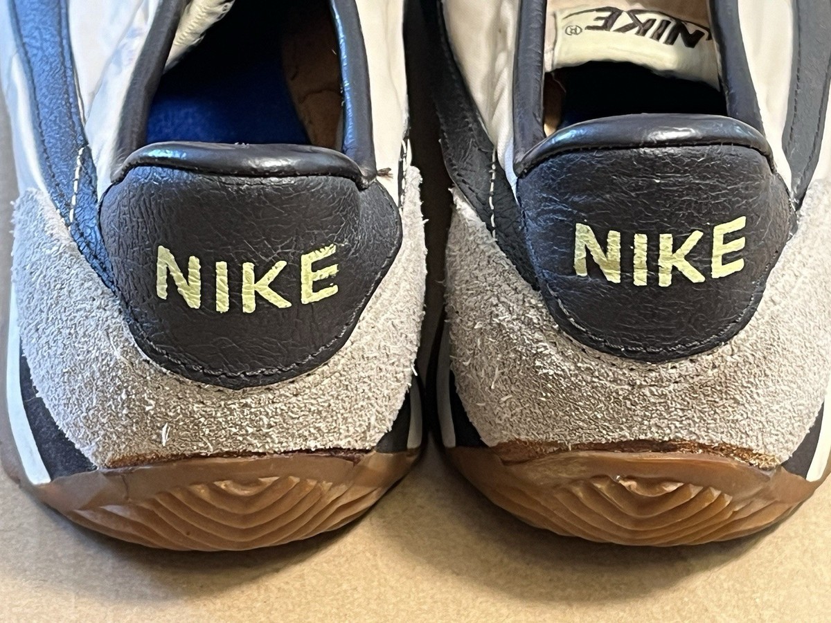 Vintage Men's Size 7 Nike Oceania 80's Athletic White / Navy Blue