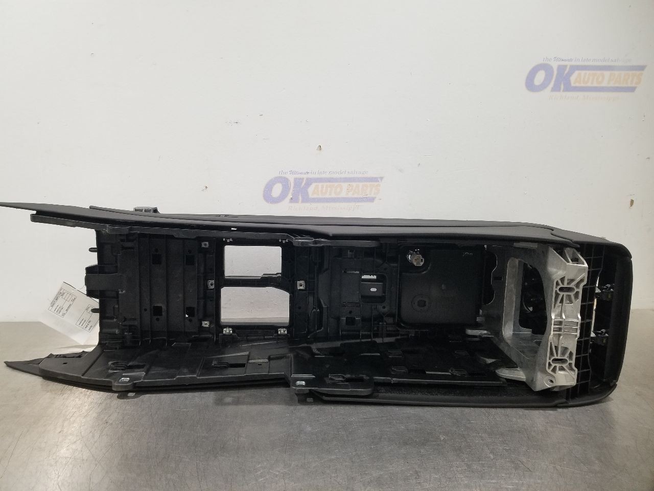Bentley Bentayga Front Center console base Black P/N 36B863115A