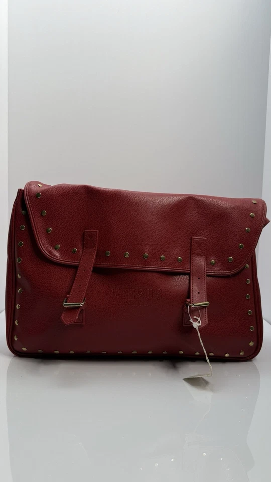 Bolso Bandolera Mensajero Versus Versace Cuero Rojo Tachonado Nuevo con Etiquetas Foto 2 de 4