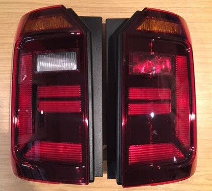VW Caddy 2016+  REAR LIGHT CLUSTER LENS - TAILGATE - SMOKED ONE SIDE ONLY CHOOSE - Afbeelding 1 van 2