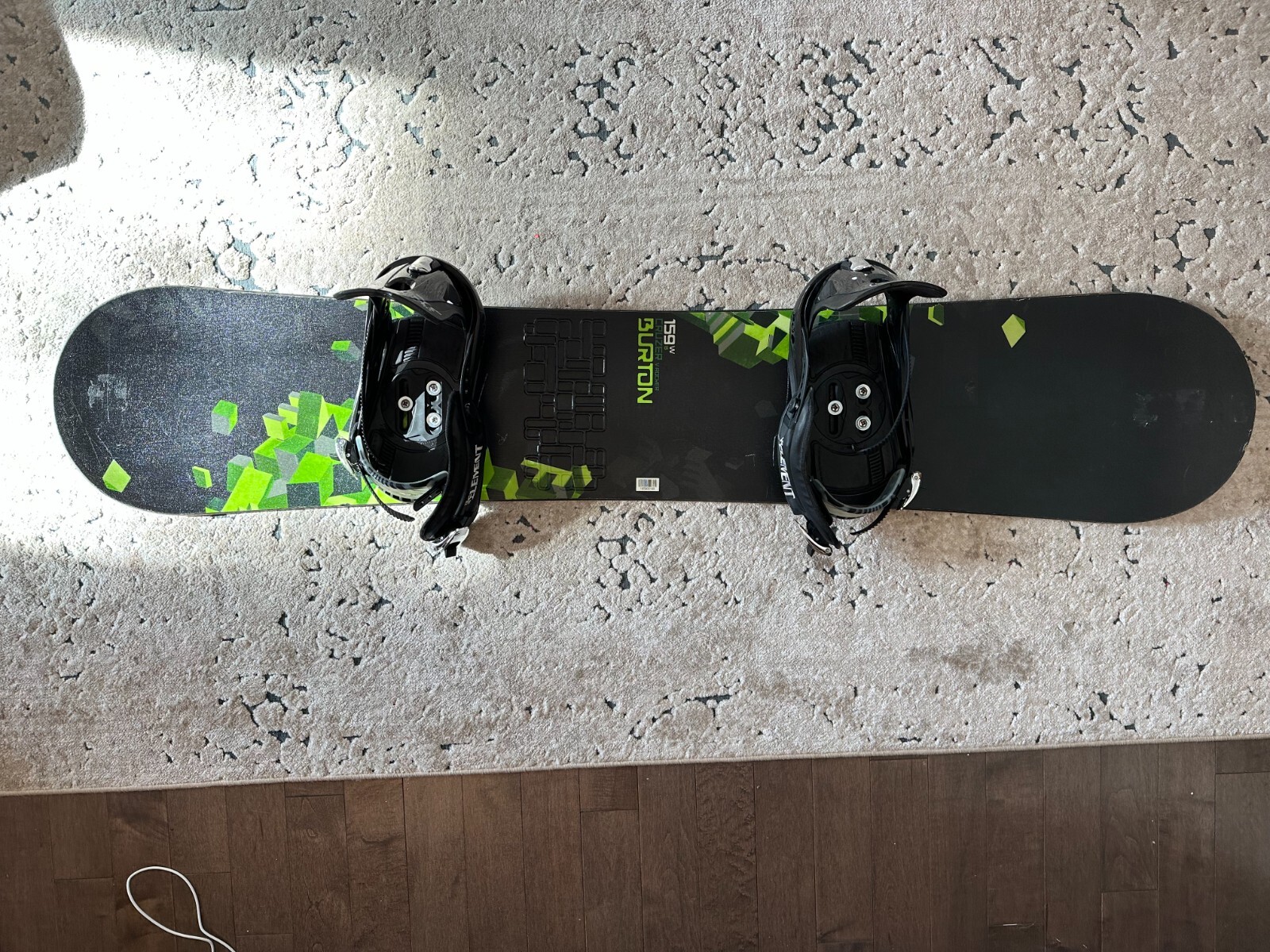 159 cm Burton Cruzer V. Rocker Snowboard + 5th Element Bindings + Bag