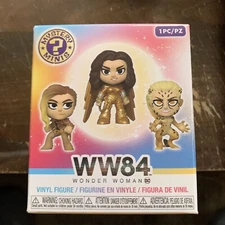 Funko Mystery Mini: DC Comics - Wonder Woman Gold Flying Pose
