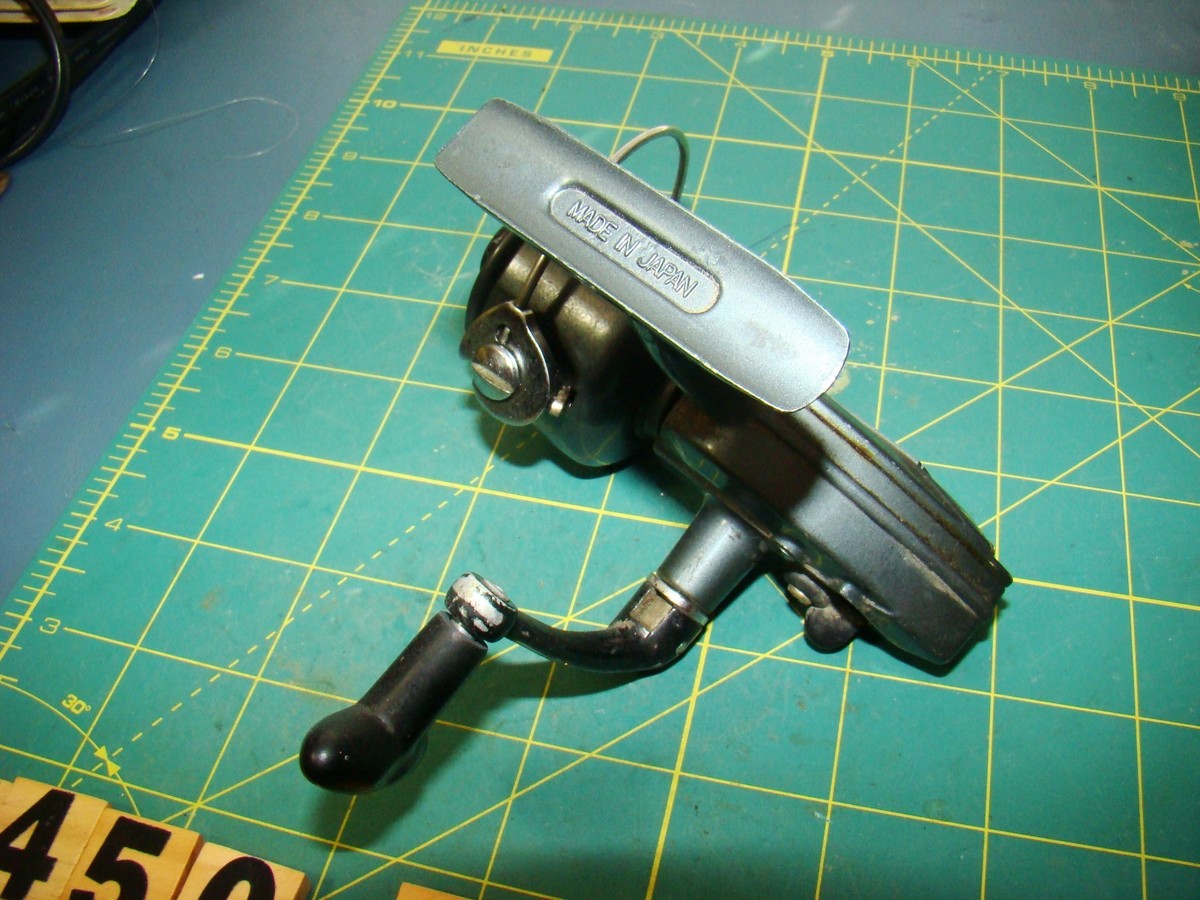 W0450 PF VINTAGE PFLUEGER 640 BALL BEARING SPINNING FISHING REEL