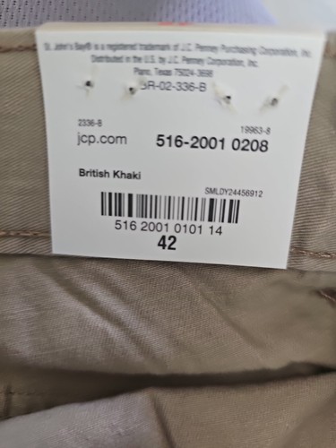 St. John's Bay Men's Hiking Shorts Size 42 British Khaki NEW 7" Inseam - Picture 4 of 6