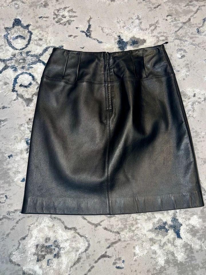 Minifalda de cuero negra Ann Taylor Foto 2 de 4