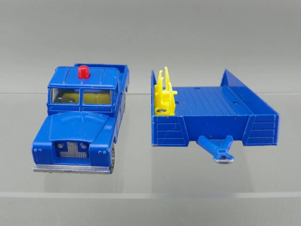 Vintage Corgi Whizzwheels Diecast Land Rover 109 & Flying Club Aircraft Trailer - Image 3 of 4