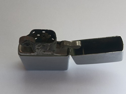 1960s Gulf Oil Zippo Lighter with Brass / Bronze Gulf logo - Picture 9 of 11