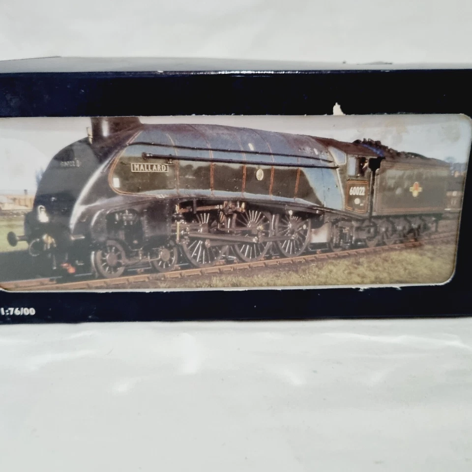 Bachmann Doncaster Golden Eagle 31-956 A4 4482 LNER Green 1:76 OO 4-6-2 Loco - Image 3 of 4