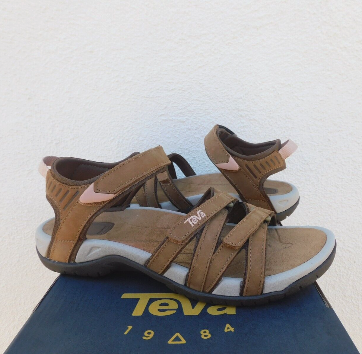 TEVA TIRRA HONEY BROWN LEATHER STRAPPY SPORTY SANDALS, WOMEN 