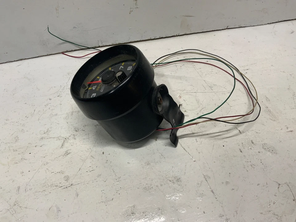 AUTO GAGE RPM TACHOMETER 8K GAUGE WITH SHIFTER WARNIG LIGHT VINTAGES - Image 2 of 4