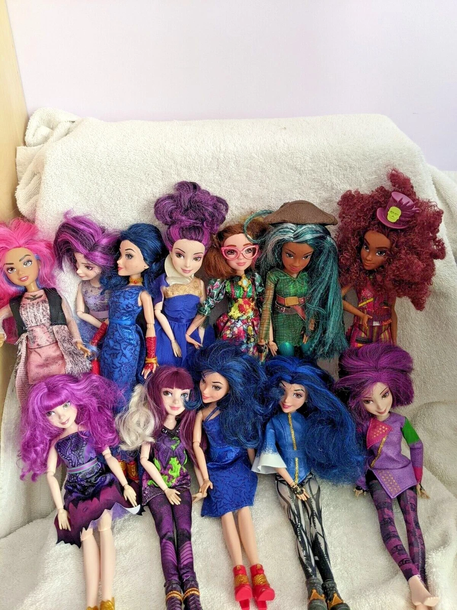 Disney's Descendants 3 Dolls - TOY HUNT at Target!, Mal vs Adurey