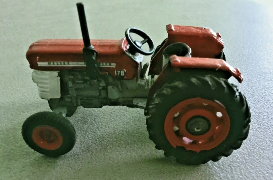 Corgi 1:43 - Trattore Massey Ferguson 178 - Immagine 3 di 4