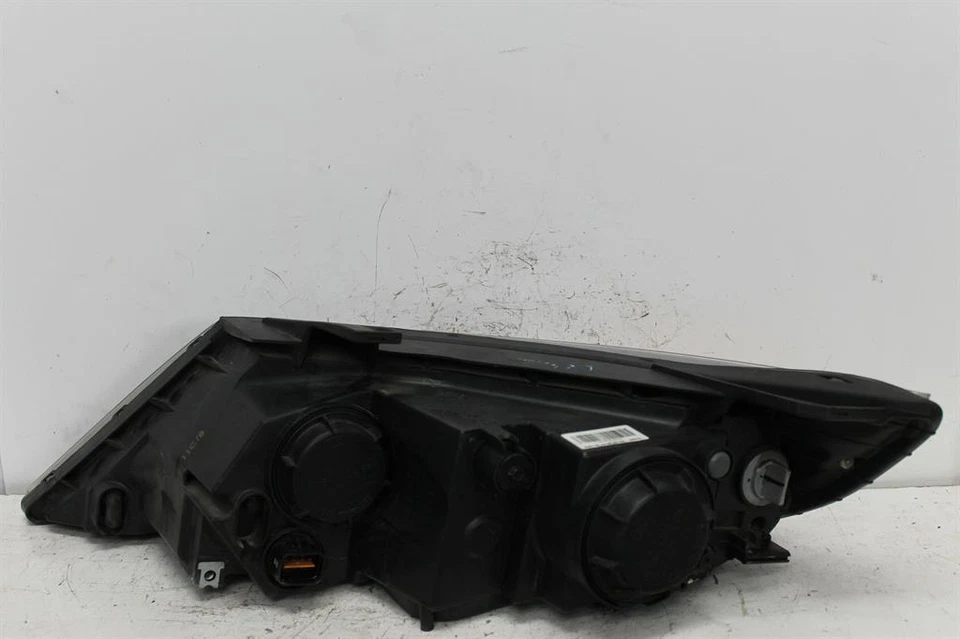 KIA SORENTO XM 10/2010-09/2012 RIGHT HEADLAMP HALOGEN TYPE - image 4 of 4