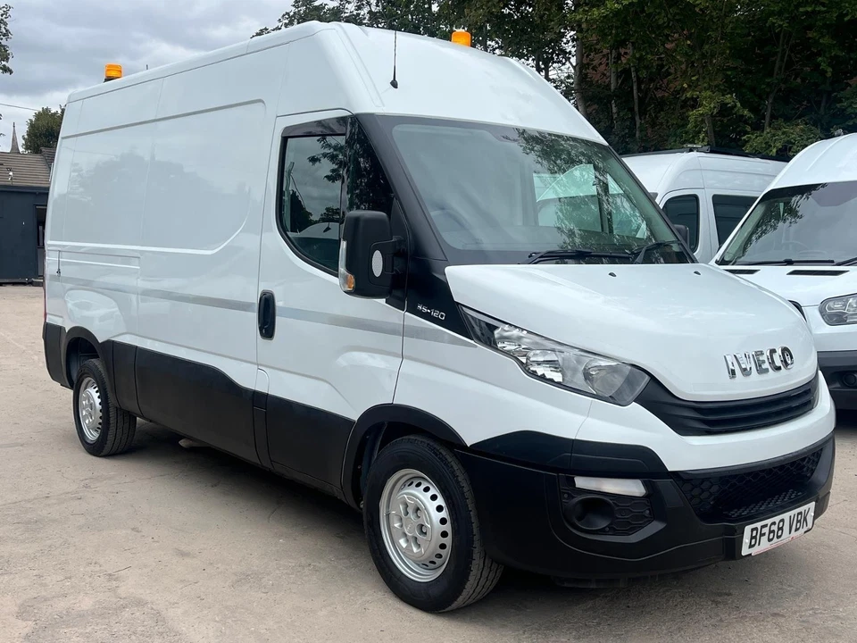 2019 68 reg IVECO DAILY EURO 6 MWB UTILITY SPEC WORKSHOP VAN WITH REAR POWER - Image 4 of 4