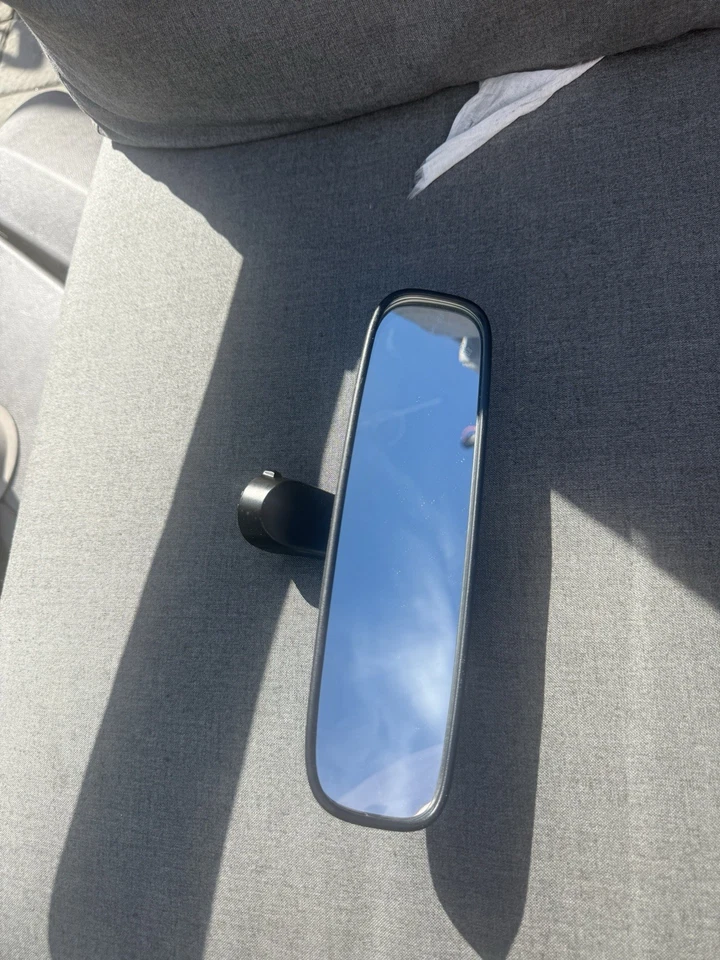 Espejo interior Subaru Crosstrek modelo 2024 Foto 2 de 2